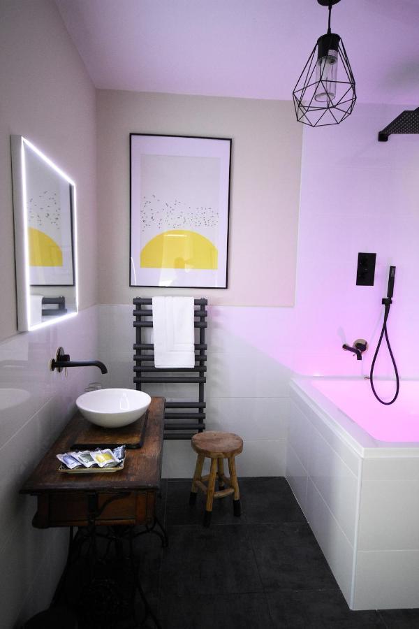לינה וארוחת בוקר The Pink Door ווסטפורט מראה חיצוני תמונה